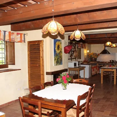 Casa Vacanze La Casella Casa de Férias *